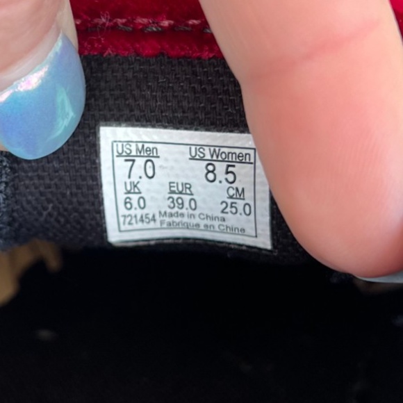 Vans Classic Slip On Velvet Wine Oxblood Black Sneakers Women's Size 8.5 Men's 7 - Picture 6 of 12